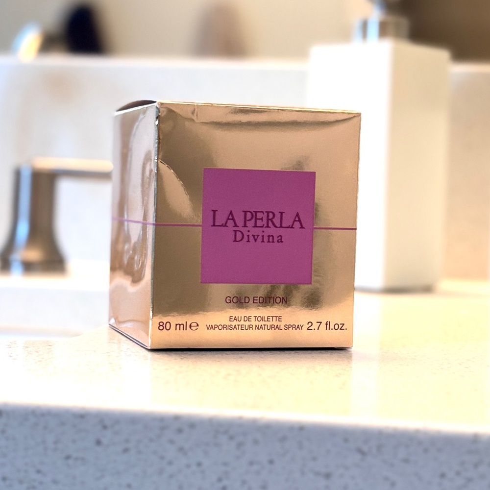 La Perla Divina Gold Edition
